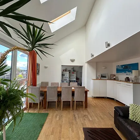 Stunning City Centre 4 Bedroom Penthouse - 2 Car Parking Spaces * Bristol