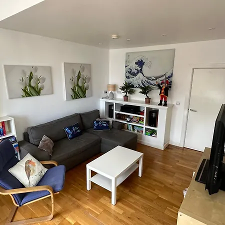 Apartment Stunning City Centre 4 Bedroom Penthouse - 2 Car Parking Spaces *