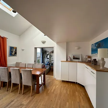Stunning City Centre 4 Bedroom Penthouse - 2 Car Parking Spaces Apartment Bristol