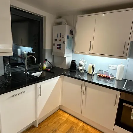 Stunning City Centre 4 Bedroom Penthouse - 2 Car Parking Spaces Lägenhet *